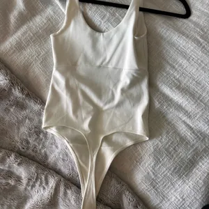 Abercrombie Elegant White Bodysuit thumbnail 2