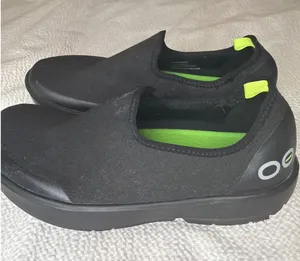 Women OOFOS OOMG EEZEE Black/Black Sz 7.5 thumbnail 1