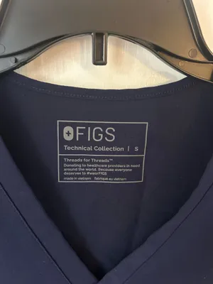 FIGS Scrub Top thumbnail 2