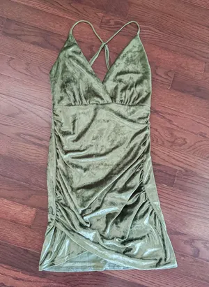 Lucy in the Sky Ruched Cross-Back Dress Green Velvet thumbnail 3