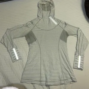 Lululemon Back on Track Pullover thumbnail 5