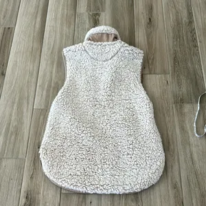 Abercrombie & Fitch vest thumbnail 5