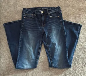 American Eagle Skinny Kick Jeans thumbnail 1