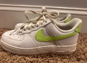 Nike Air Force 1 Low Women's 6.5 White Neon Lime Green DD8959-114 Sneakers thumbnail 1