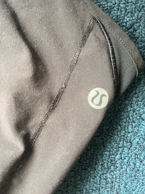Lululemon Shorts Hotty Hot 2.5" Black thumbnail 4