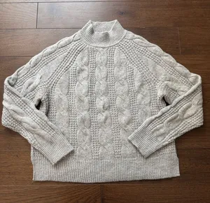 J.Crew Women Gray Chunky Cable Knit Medium Sweater - C1-004 thumbnail 1