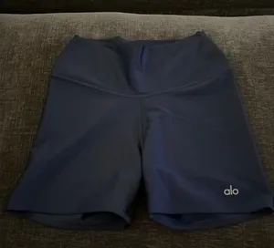 Alo Yoga Shorts thumbnail 1