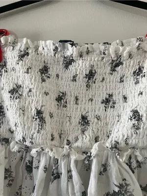 American Eagle White Blue Floral Smocked Strapless Top Medium Cottagecore Dainty thumbnail 2