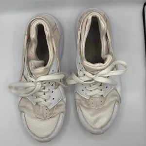 Nike Air Huarache Run‎ GS Women Size 7Y White Sneakers Streetwear Athleisure thumbnail 5
