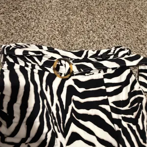 White House Black Market Zebra Print Belted Midi Skirt Black White Womens Medium thumbnail 2