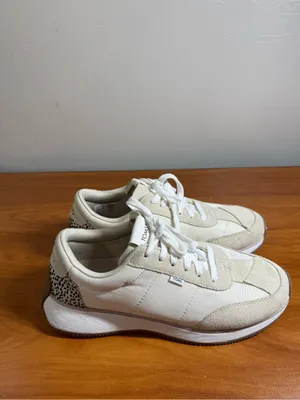 Toms Wyndon Lace Up Jogger Sneaker Shoe Cream with Leopard Accent W9 thumbnail 4