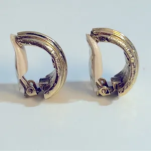 Oscar De La‎ Renta Vintage Gold Clip Earrings thumbnail 3