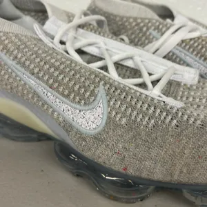 Nike Air Vapormax 2021 FK Womens White/White-Pure Platinum Sz 10 (DC4112-100) thumbnail 5