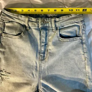 Light-Wash American Eagle Jeans Size 4 Regular Inseam 27 inches straight thumbnail 4