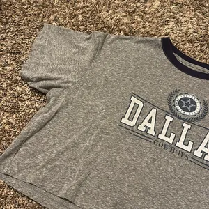 Tailgate Dallas Cowboys Cropped T-Shirt Medium Grey thumbnail 2