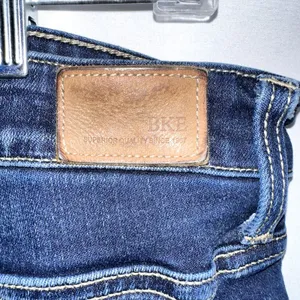 BKE Buckle Jeans Womens 31x31 Blue Victoria Mid-Rise Skinny Ankle Whiskered Jean thumbnail 4