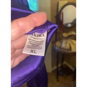 Women's AKIRA Purple Satin Deep V-Neck Blouse XL thumbnail 3
