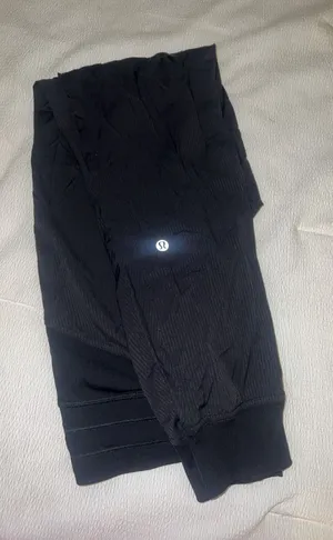 Lululemon Joggers thumbnail 1