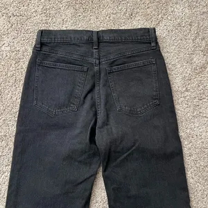 Abercrombie & Fitch ‘90’s Relaxed High Rise Jeans thumbnail 7