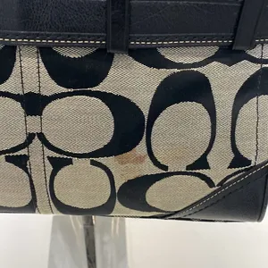 Coach Hampton’s Y2K signature purse thumbnail 6