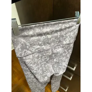 Lululemon Wunder Train High-Rise 25" tights in the Summer Shade Ice Grey‎ size 4 thumbnail 4