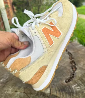New Balance Wmns 574 Calm Taupe WL574RD2 shoes size 8 thumbnail 1