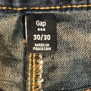 Gap Straight Fit Jeans Dark Wash Waist 28, Inseam 29 inches thumbnail 12