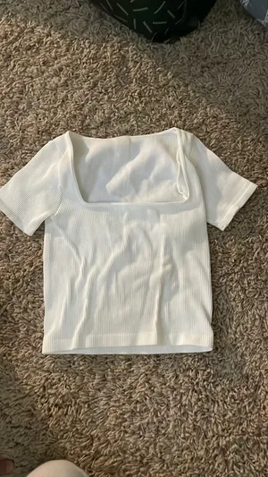 Dynamic White top from boutique () thumbnail 1