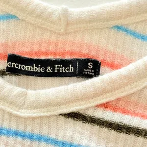 Abercrombie Fitch Top Shirt Short Sleeve Women Small Tie Bottom Tie Front Scoop thumbnail 3