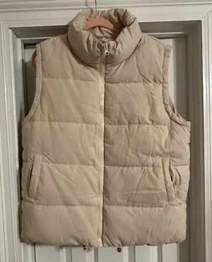 Women's Tan Puffer Vest Size M thumbnail 1