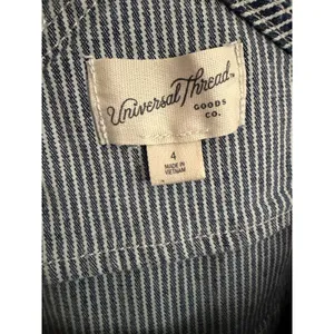Universal Threads Railroad Stripe Denim Shortalls Overalls Size 4 thumbnail 6