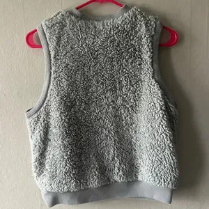Aerie Gray Sherpa Fleece Zip Front Vest Soft Cozy Sleeveless Jacket Size M thumbnail 4