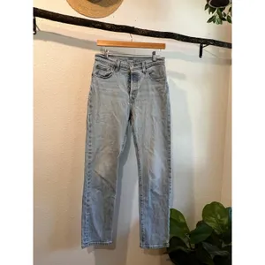 501s Levi's Light Wash Relaxed High Rise Straight Leg Jeans Size 28 thumbnail 14