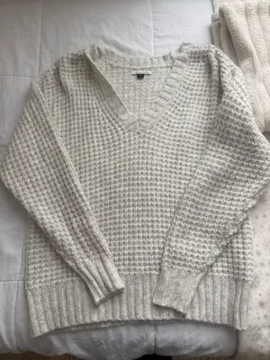 American Eagle So Soft Waffle V-Neck Sweater thumbnail 1