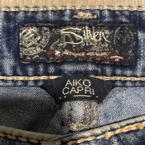 Silver Jeans Aiko women’s blue jeans capris size W28 thumbnail 4
