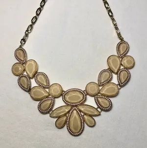 Peach Statement Necklace thumbnail 1