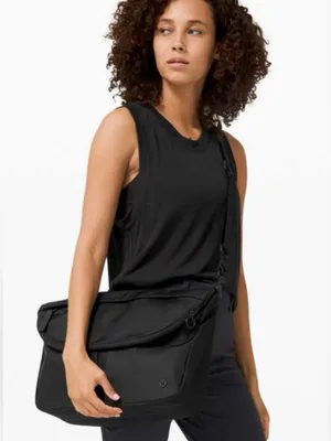 Lululemon All Night Festival Bag Large in Black Vol 10L Athleisure Minimalist thumbnail 3