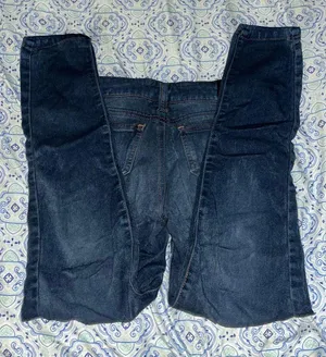 Skinny Jeans thumbnail 2
