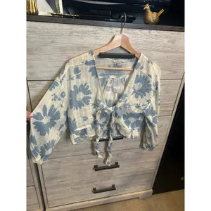American Eagle Blue Floral Tie Front Crop Top Ruffle Blouse Small NWT 035-2351 thumbnail 3