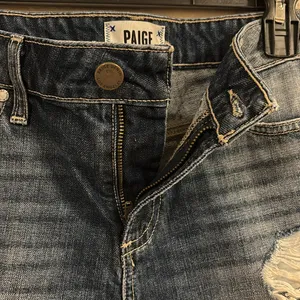 PAIGE Distress Denim Daryn Shorts NWOT thumbnail 7