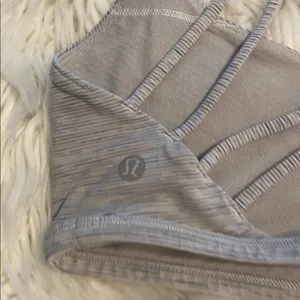 Lululemon size 6 Women's Strappy Gray Sports Bra excellent condition thumbnail 2