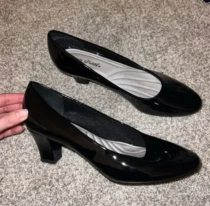 Easy Street Black Pumps thumbnail 1