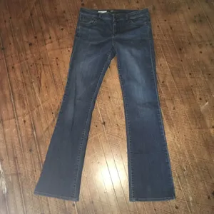 Kut from the Kloth Farrah baby boot dark wash size 6 jeans thumbnail 2