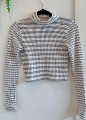 Aerie Striped Gray & White Mock Neck Long Sleeve Thermal Crop Top Size Small thumbnail 1
