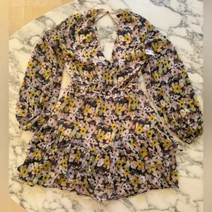NWT Vici Floral Tiered Ruffle Mini Dress M –Nordstrom Sold Out Black Pink Yellow thumbnail 2