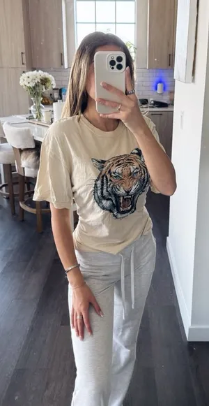 Comfort Colors Cream Tiger Graphic Tee (Size Large) thumbnail 1