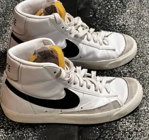 Womens sz7.5 Nike blazer mid '77 vintage high top shoes thumbnail 2