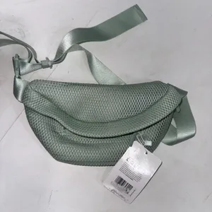 GAIAM Crossbody Belt Bag‎ Adjustable Microfiber Mint/Green Waist Fanny Pack NWT thumbnail 6