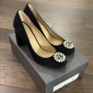 New In Box Ann Taylor Black Suede Annalise Stone Block Heel Pump Sz 7.5 thumbnail 1