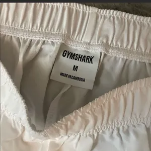 Gymshark ✨ ESSENTIAL LOOSE TRAINING SHORTS✨ thumbnail 6